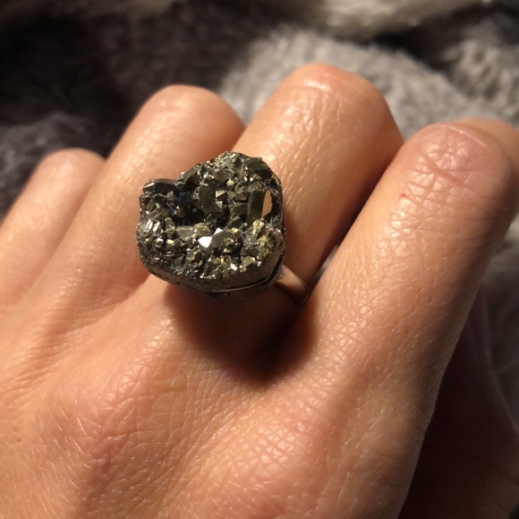 Pewter colour druzy stone adjustable ring - Picture 4 of 4